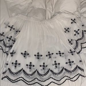 VESTIQUE OFF THE SHOULDER BLOUSE